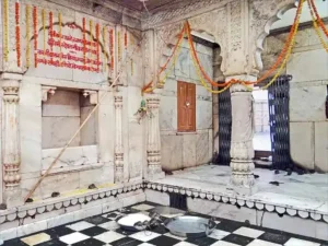 करणी माता मंदिर: बीकानेर का अद्भुत चूहों वाला मंदिर